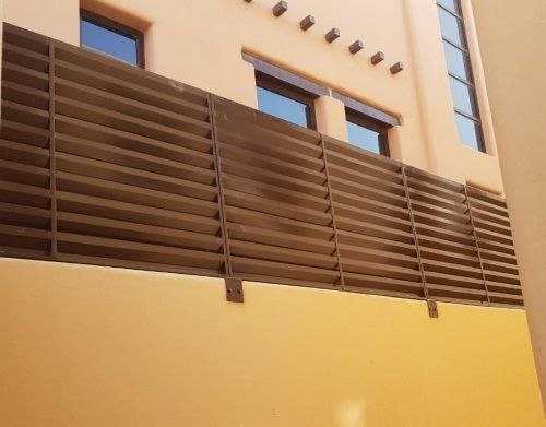 سواتر مواقف سيارات