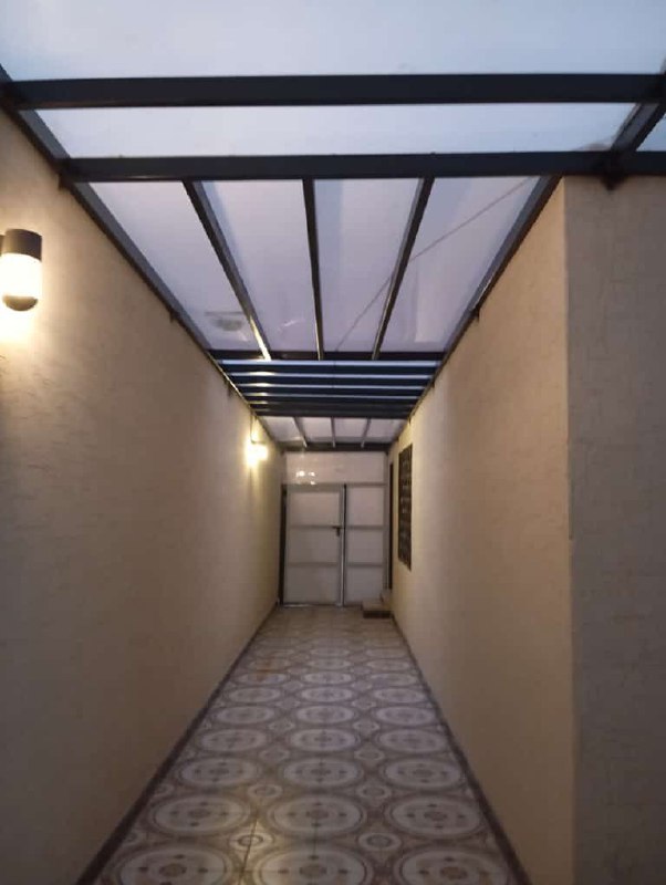 برجولات مع شاشات خارجية