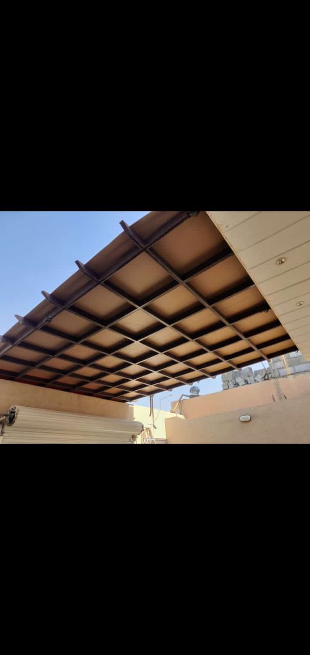 برجولات مع أثاث خشبي