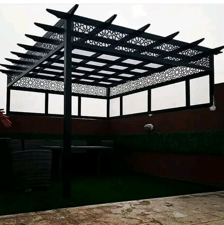 برجولات مع نوافذ بانورامية