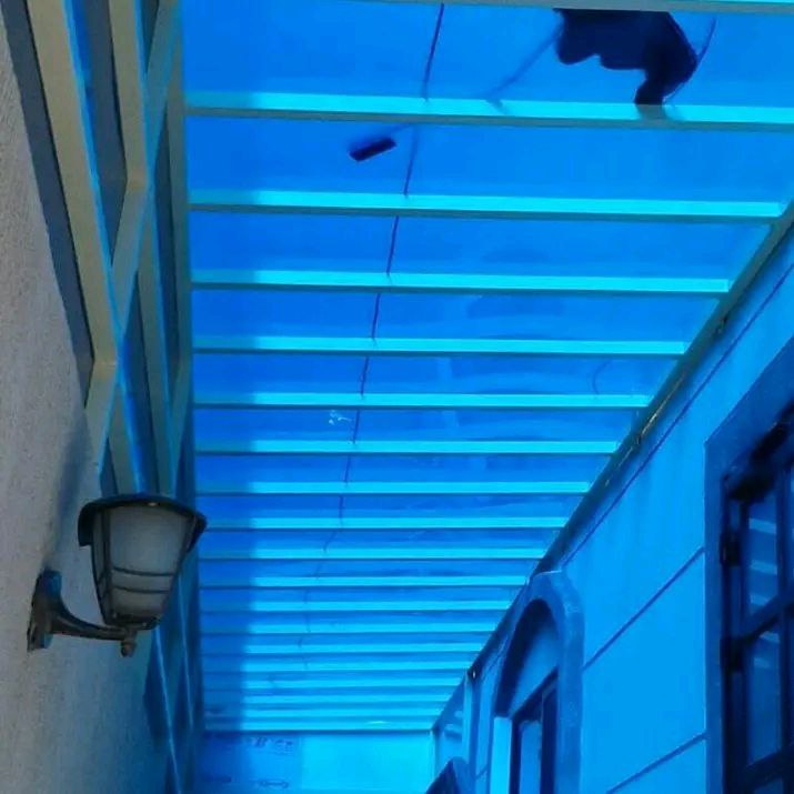 برجولات مع أثاث قش