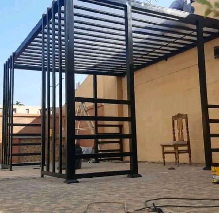 برجولات للمساحات المربعة