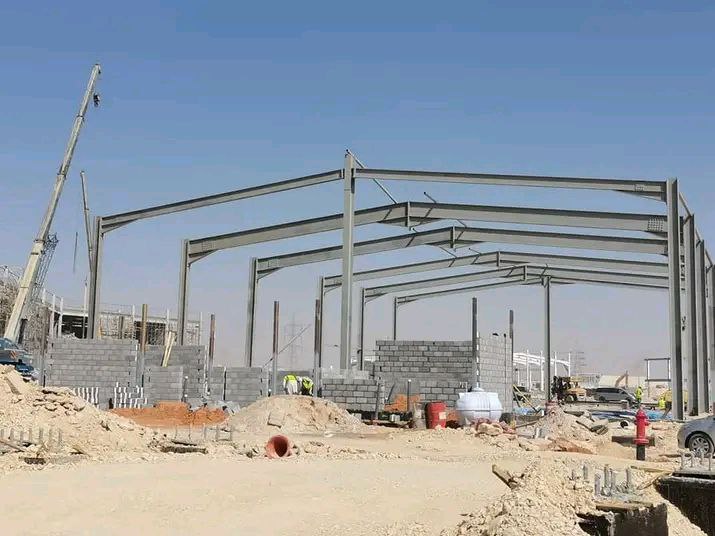 هناجر بألوان متعددة